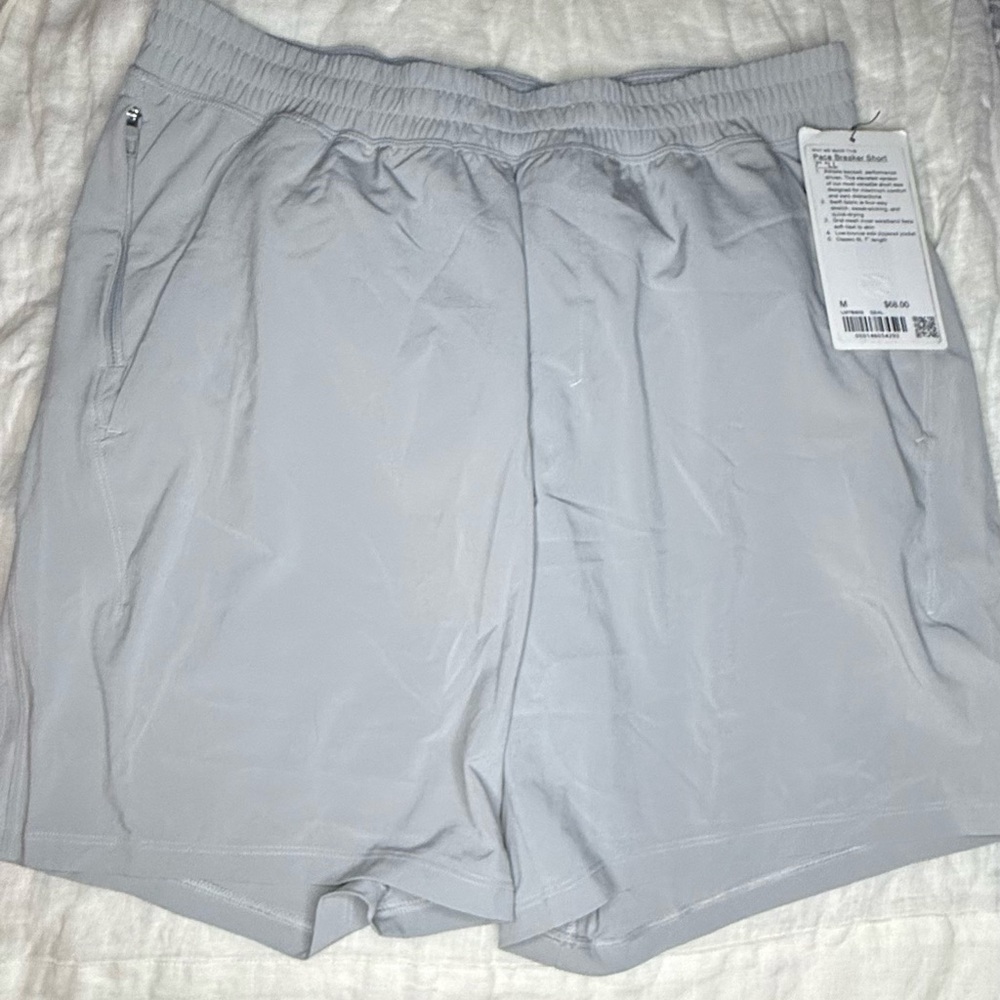 Lululemon Pace Breaker Short
7" *LL Sz med.